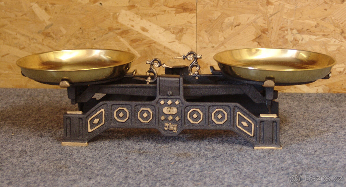 Starožitné váhy 5 kg + sada závaží - 6