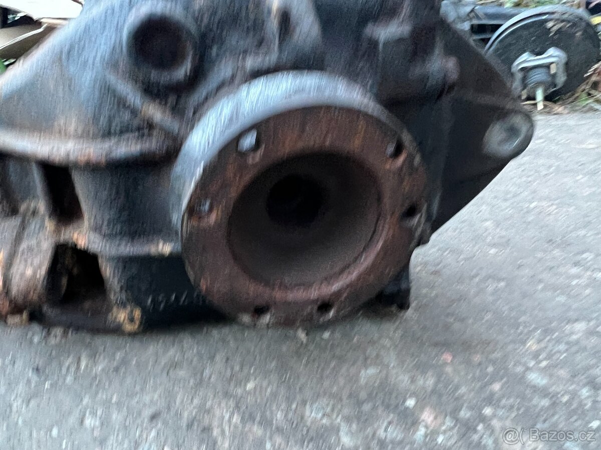 BMW 3er E46 330i diferenciál poměr 2,93 manuál - 6