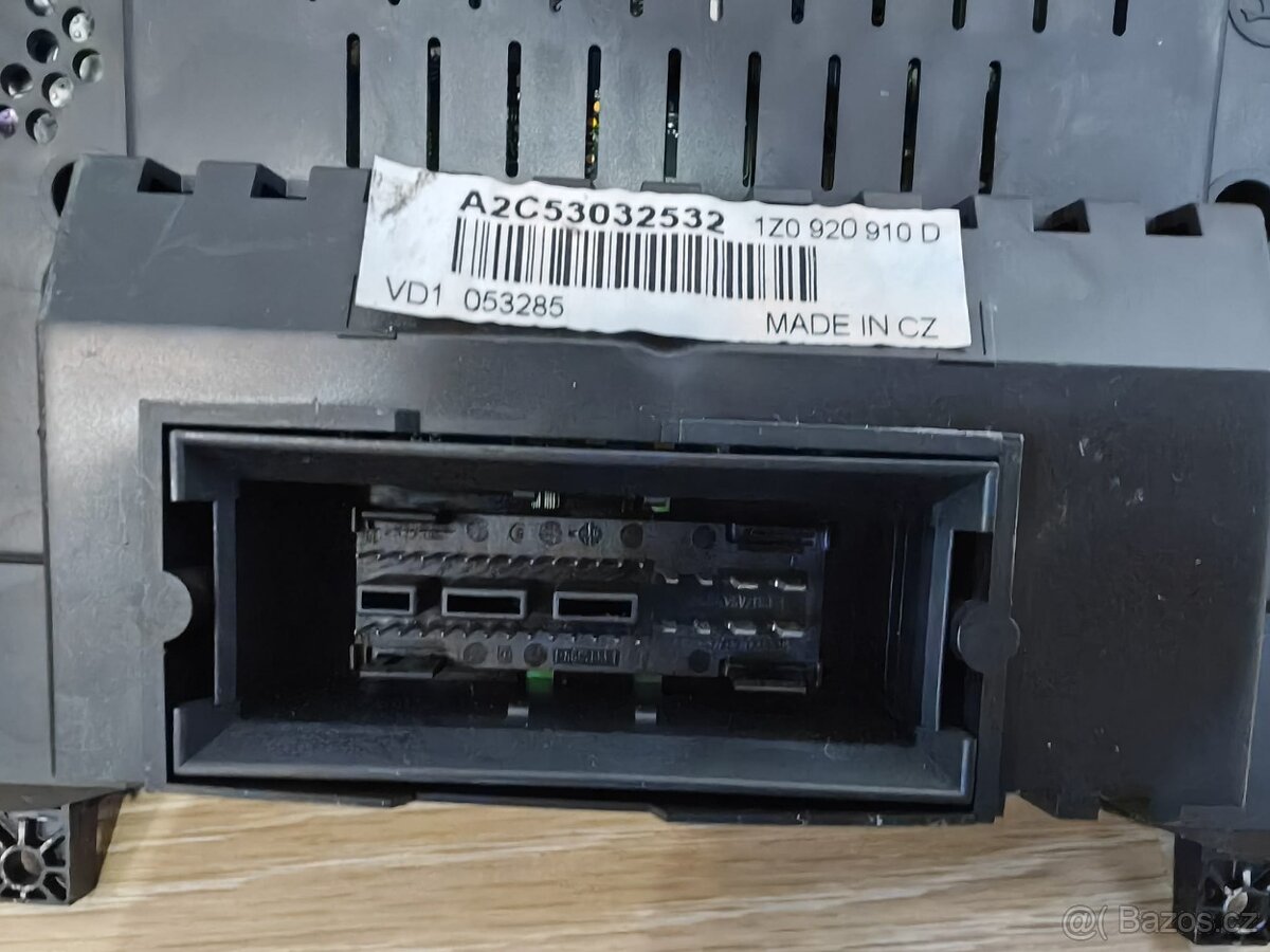 Budíky, rádio Škoda - 6