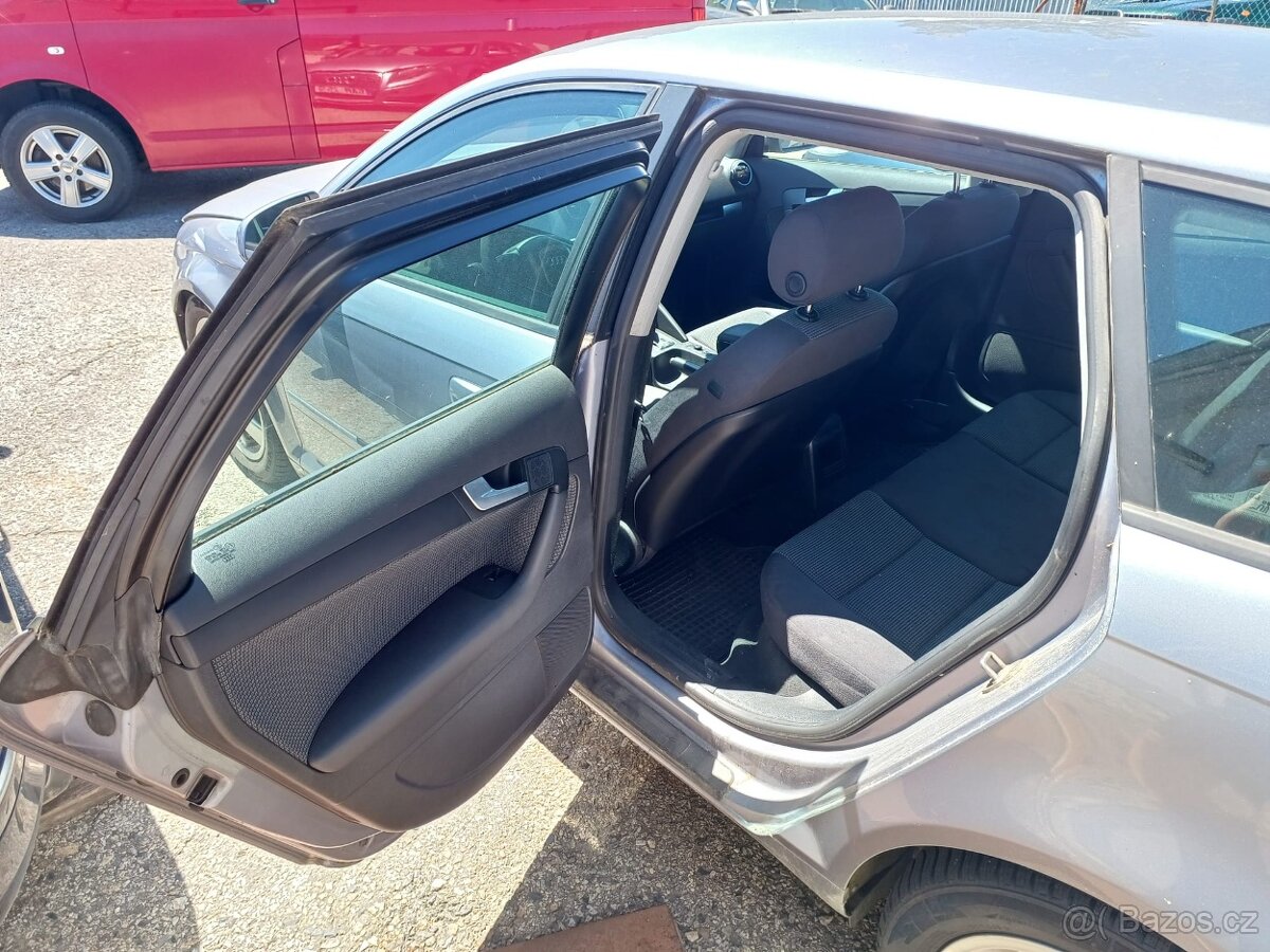 Prodám nepojízdnou Audi A3 sportback - 6