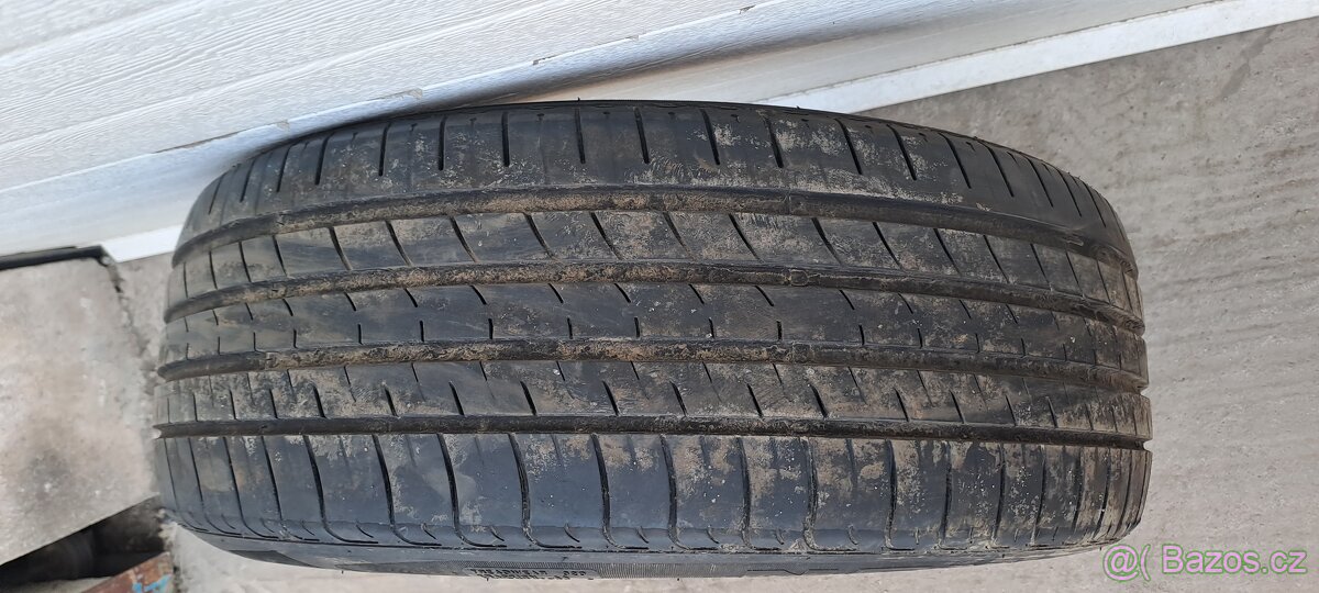 Pneu 225/55R18 - 6