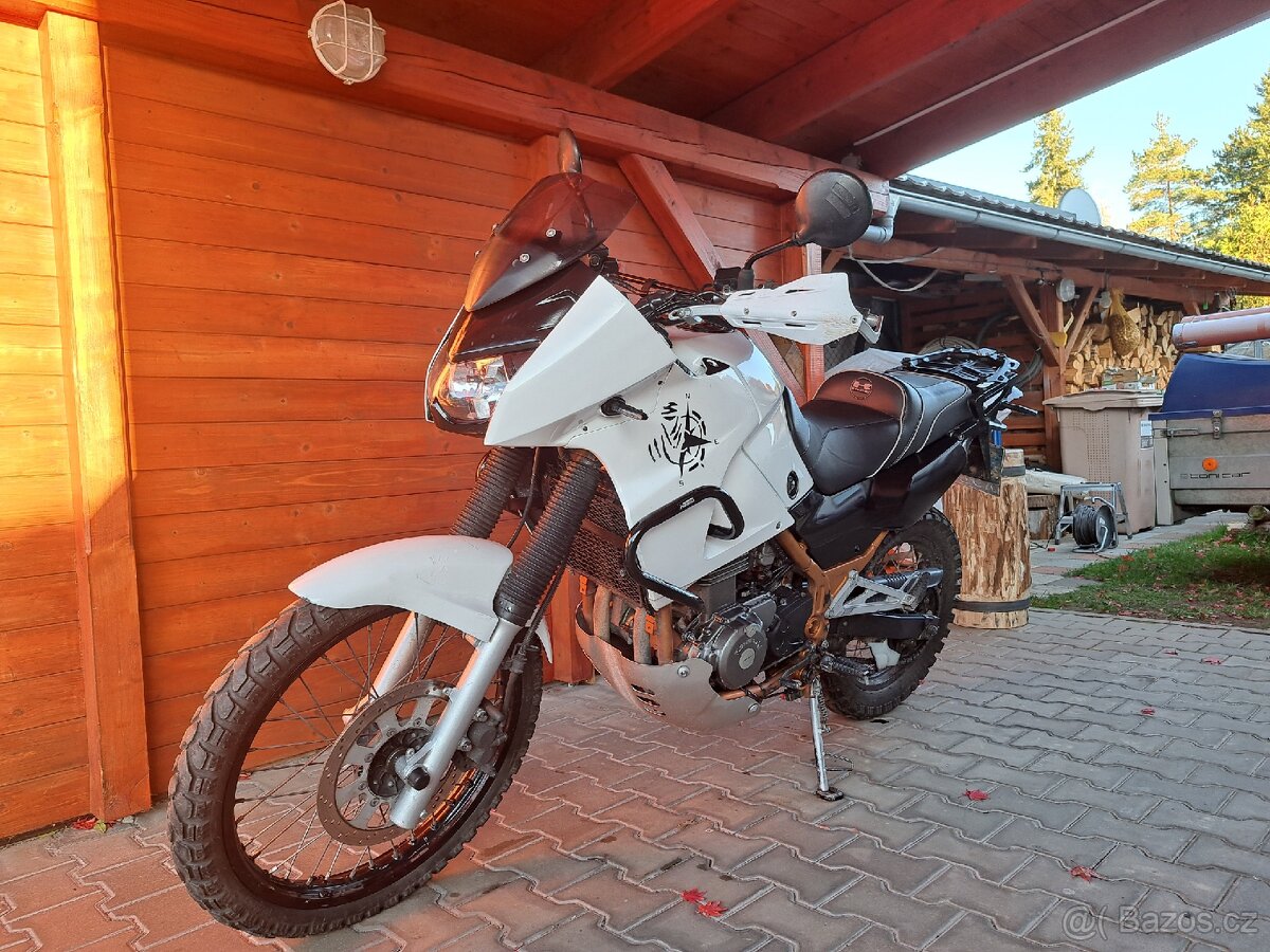 Kawasaki KLE 500 + druhý motor + díly a příslušenství - 6
