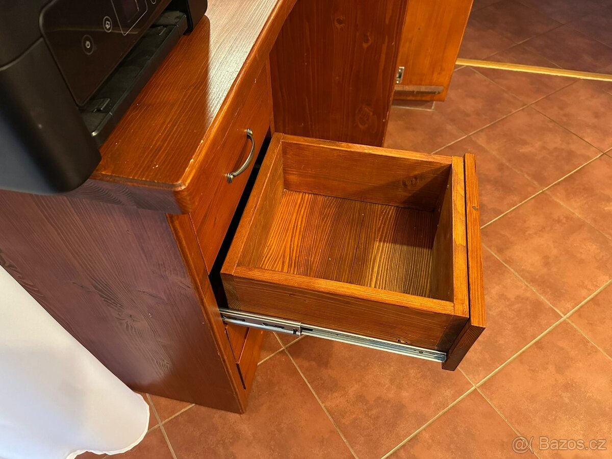 Rohový psací stůl s policí - 6