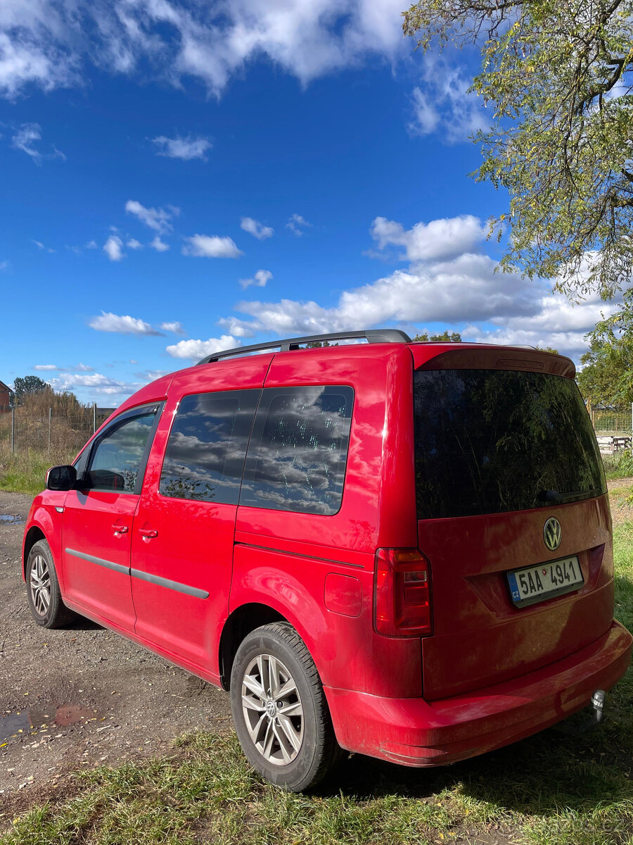VW Caddy Life Tramper 2.0 TDI 75 KW-spací vestavba - 6