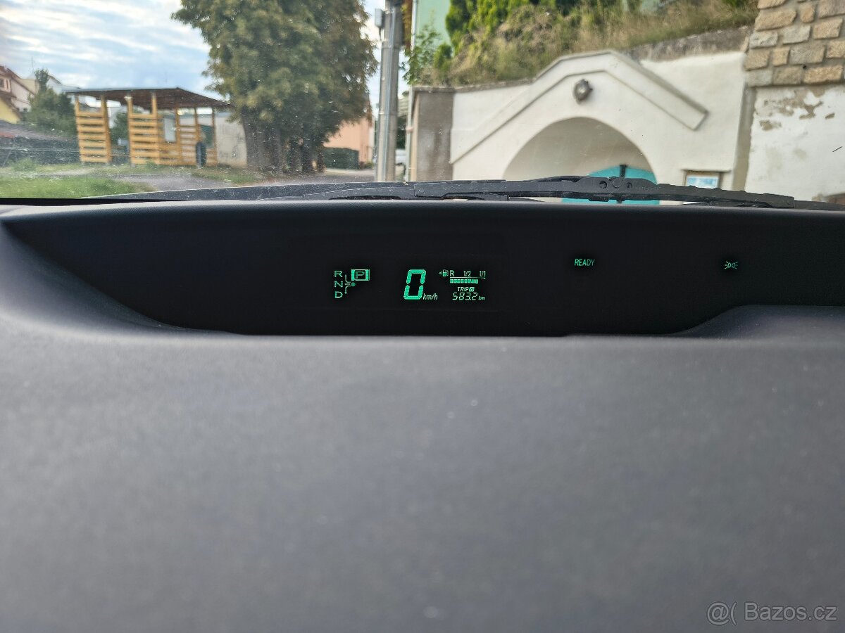 Toyota prius 1.5 hybrid - 6