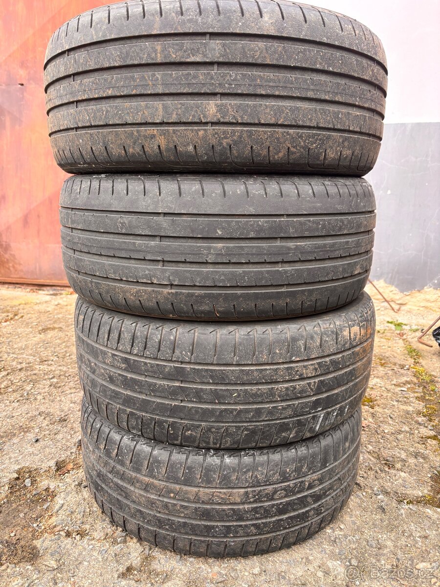 225/40R19 letni - 6