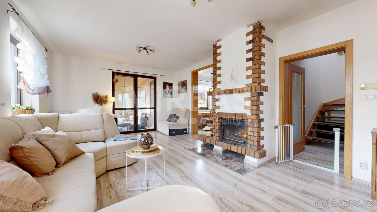 Semice, prodej rodinného domu 5+1, 157 m2 na pozemku 434 m2, - 6