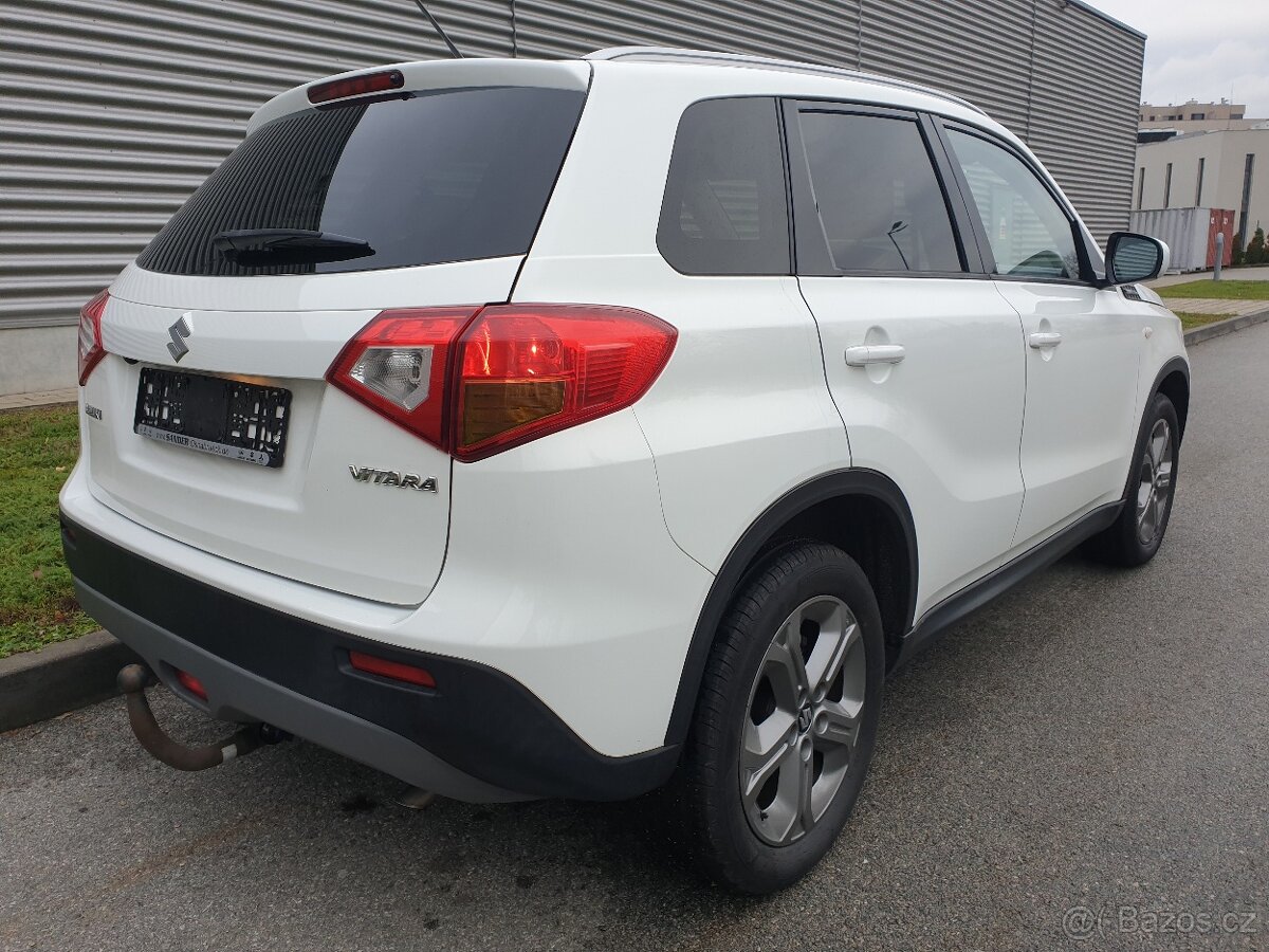 Suzuki Vitara 1.6i 88KW NAVI KAMERA Servis SUZUKI - 6