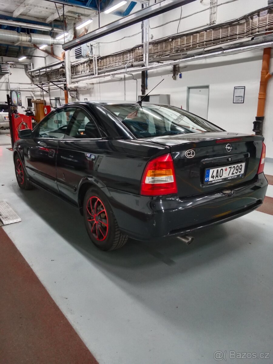 Opel Astra coupé Bertone - 6