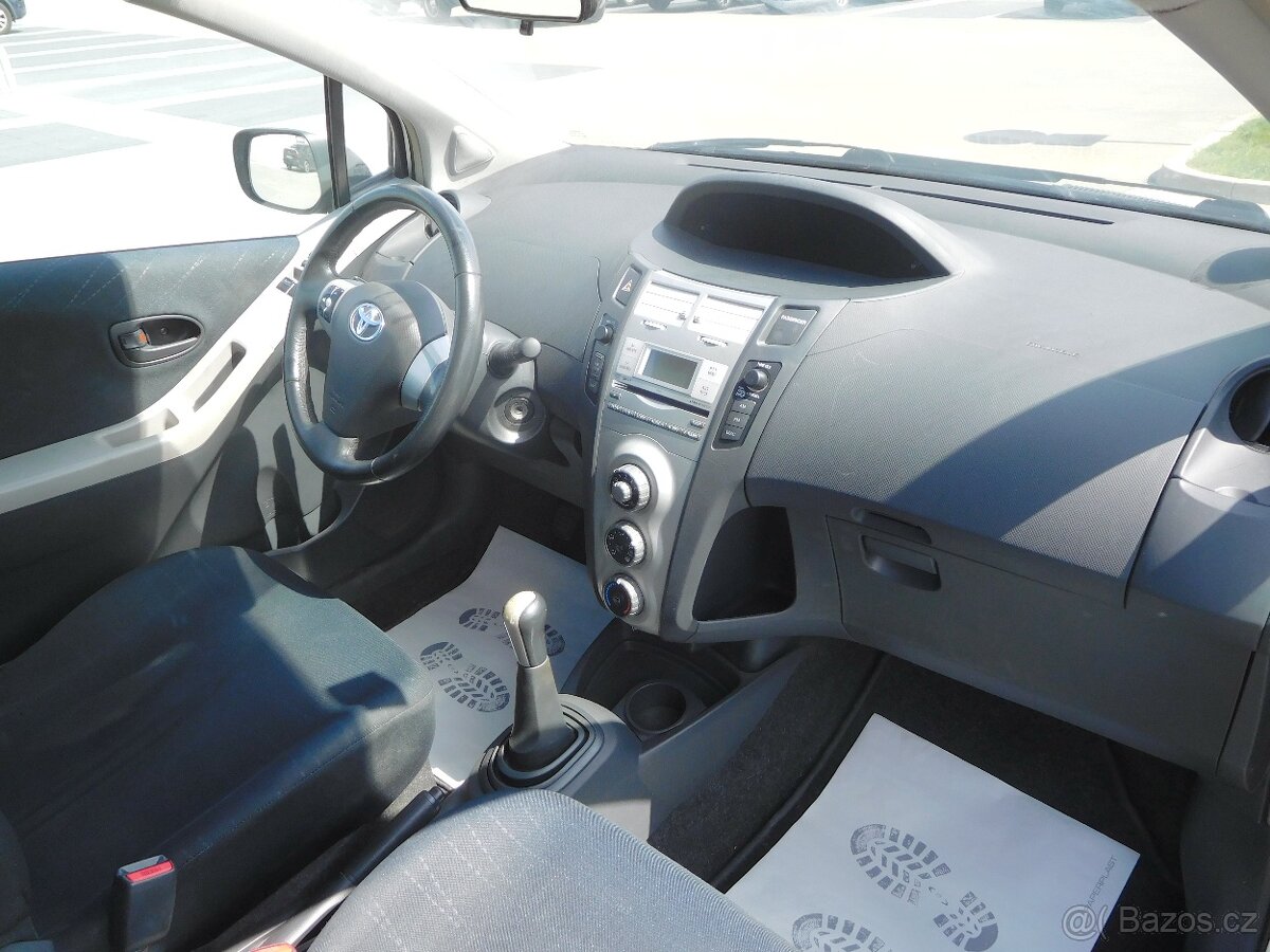 Toyota Yaris 1.0 VVTi Base, 51 kW, Klima - 6