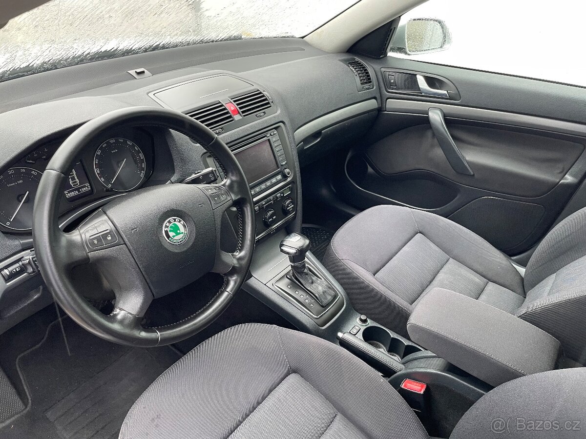 Skoda octavia 2.0 tdi 103 kw serviska - 6