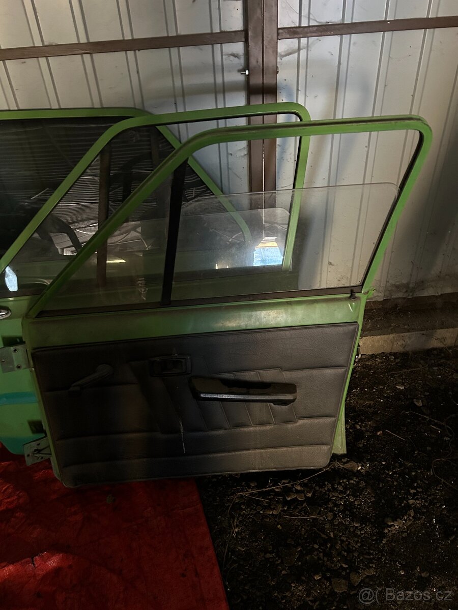 Škoda 105/120 - kapota, dveře - 6