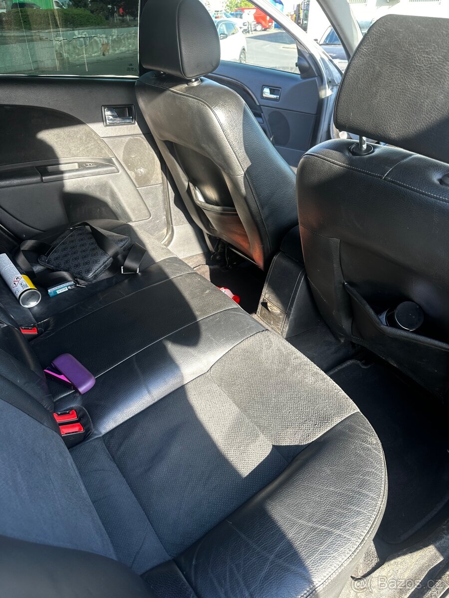 Ford Mondeo 2.2 - 6