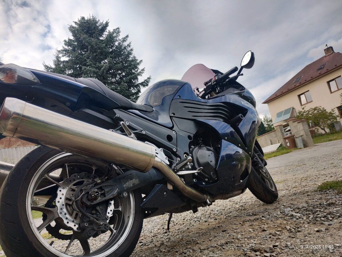 Kawasaki ZZR 1400 - 6