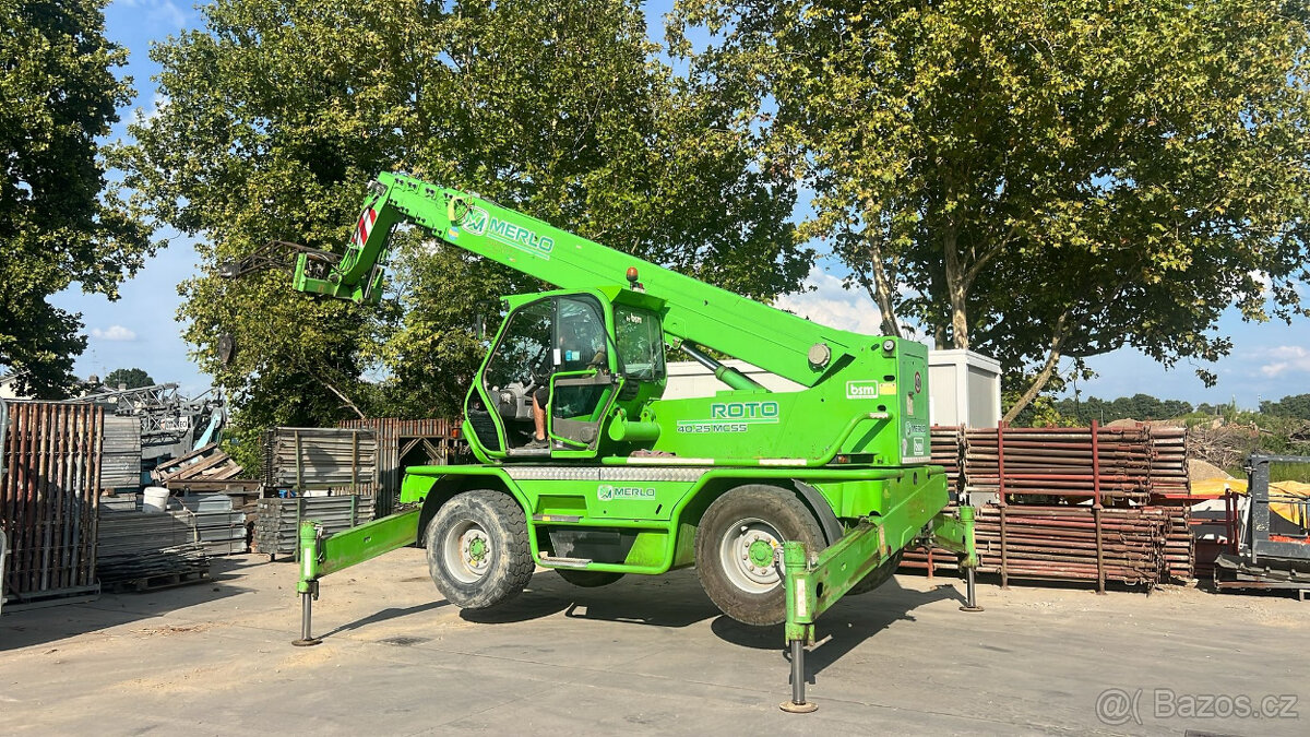 Otočný teleskopický manipulátor MERLO ROTO 40.25 MCSS - 6