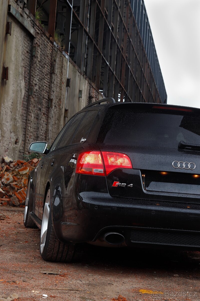 Audi RS4 avant b7 - 6