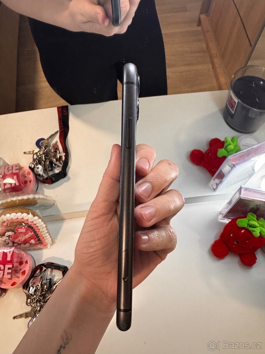 Iphone 11 64 bg černý - možné snížení ceny - 6