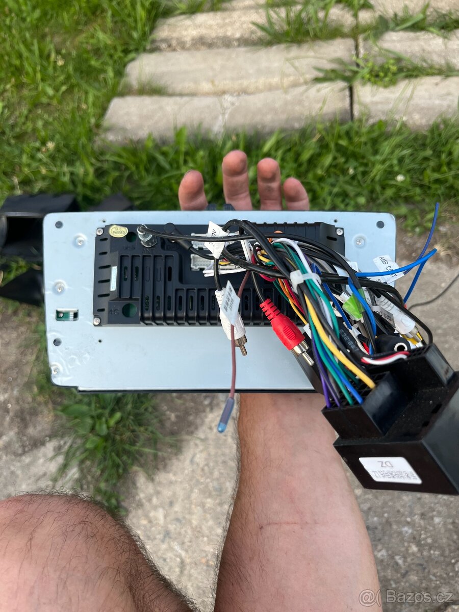 Rádio, Climatronic a rámeček - 6