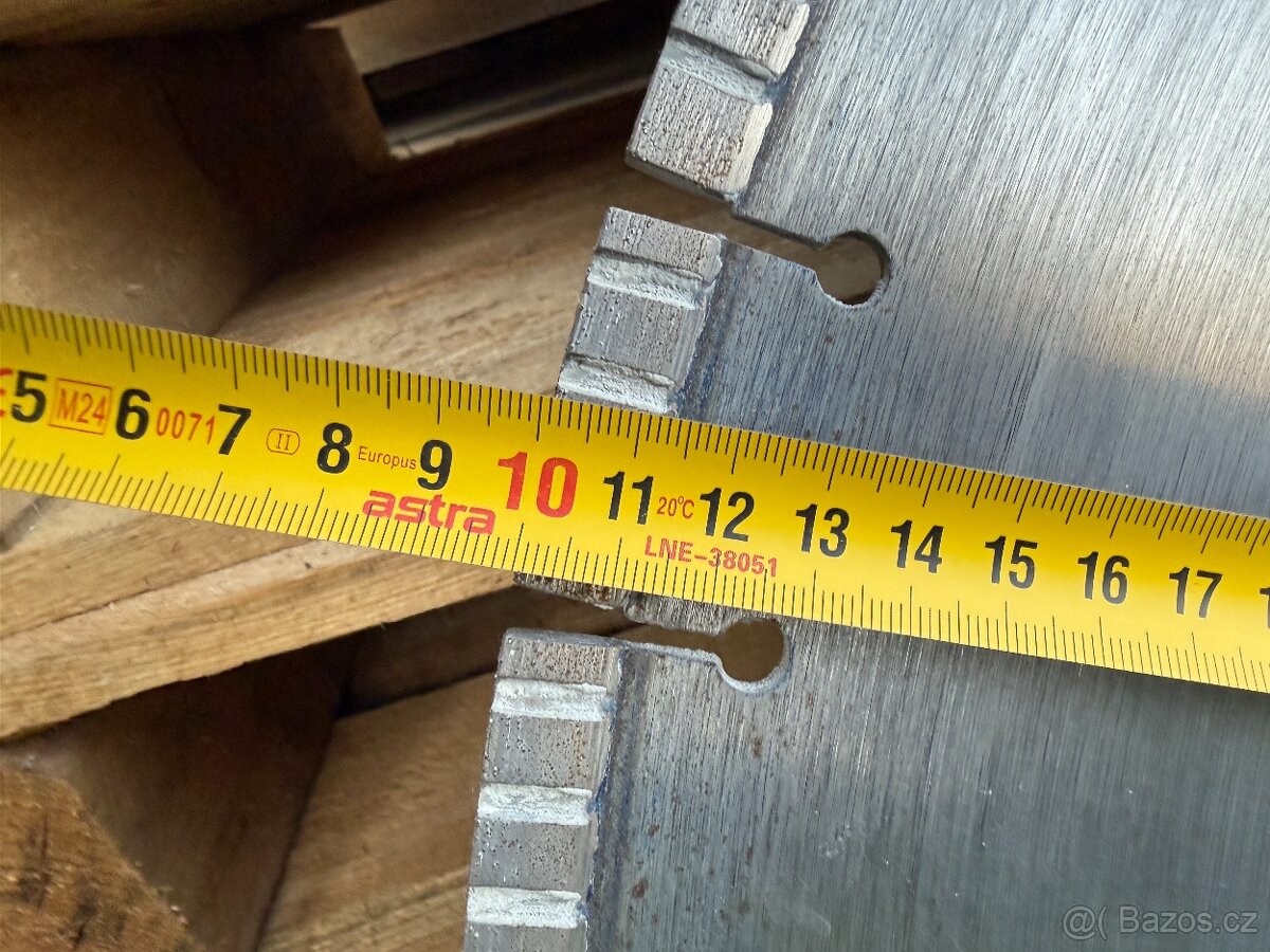 Prodám diamantový řezný kotouč 700mm - 6