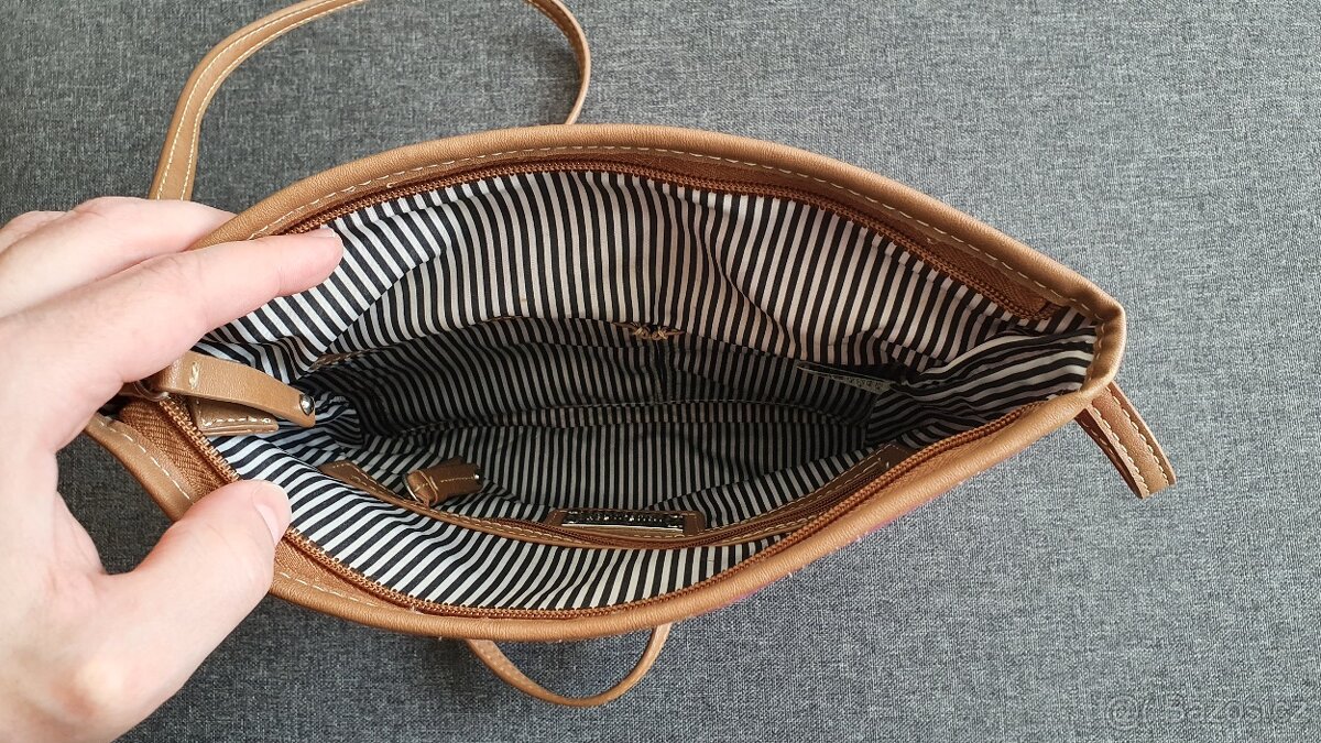 Malá cross body kabelka - 6