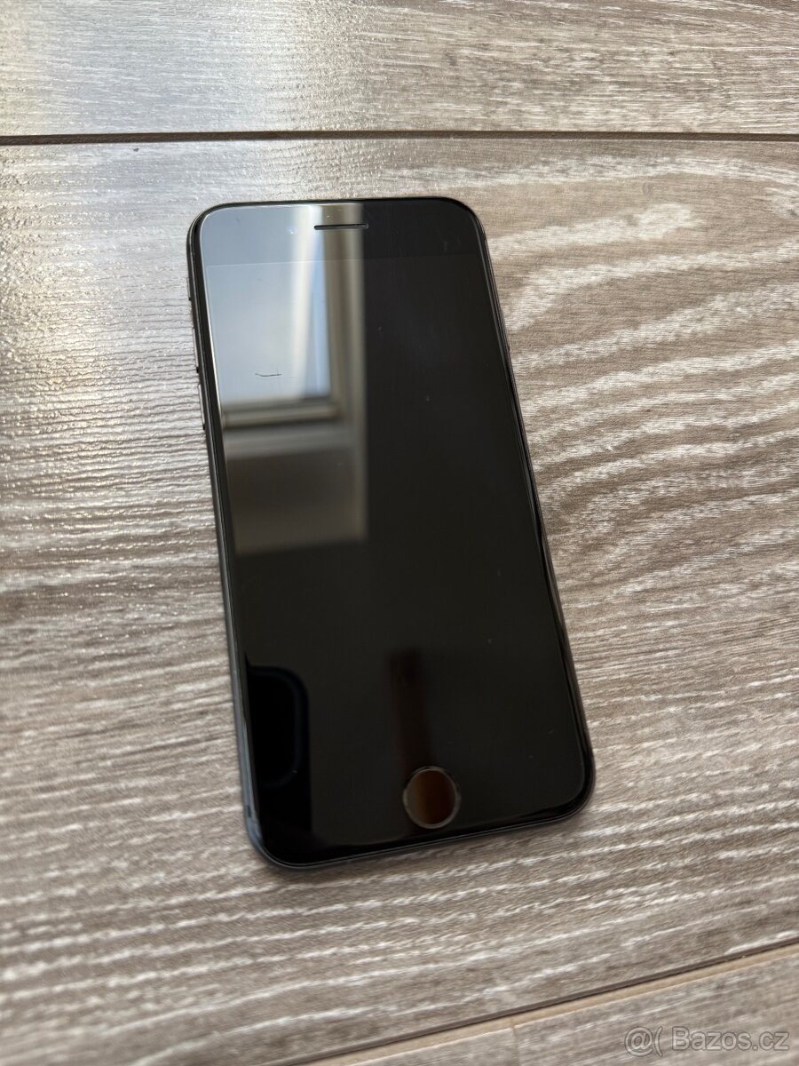 Apple iPhone 8 64GB černý - 6