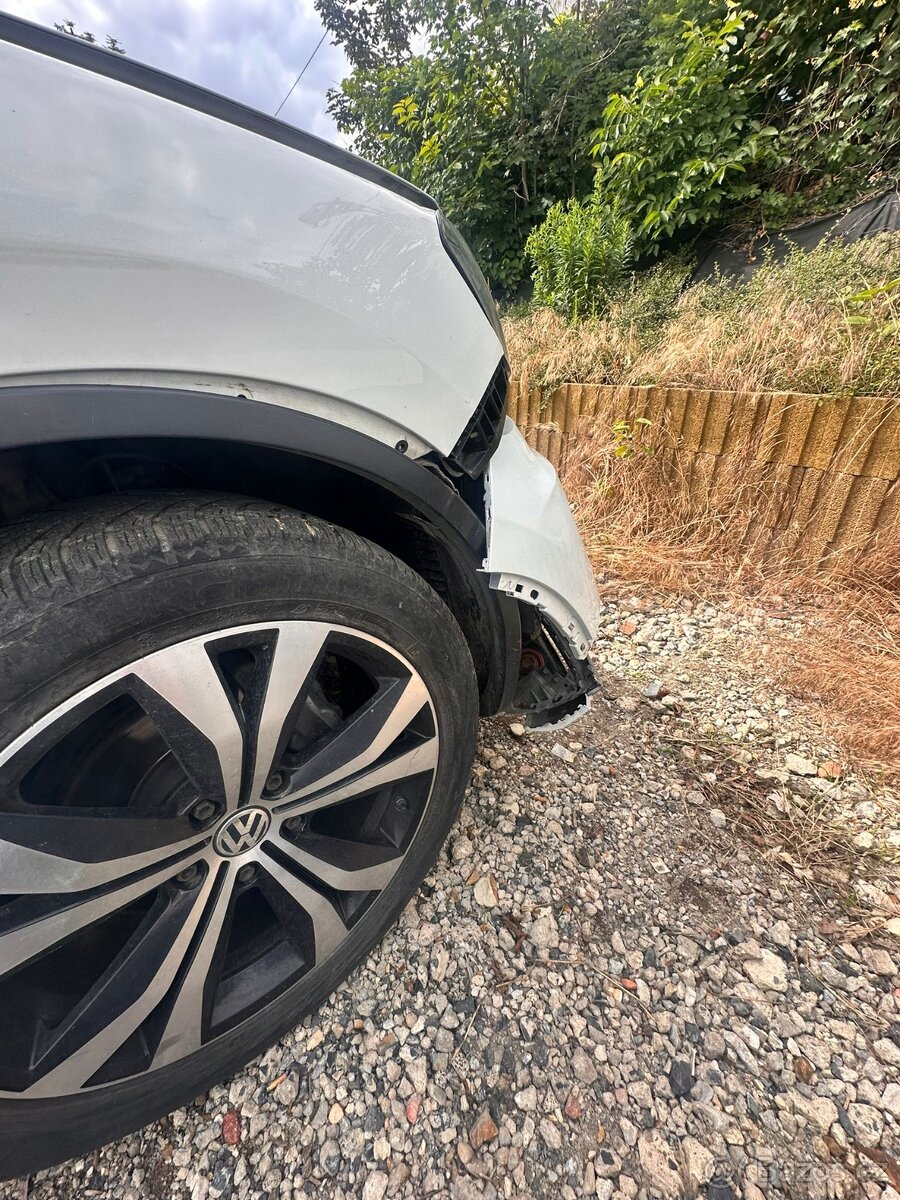 VW Toouareg 7P 2016 lehce bouraný - 6