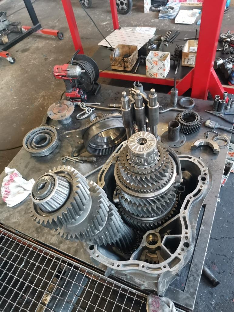 PRODÁM PŘEVODOVKU ZF 16S 2533 TO ECOSPLIT IV - 6