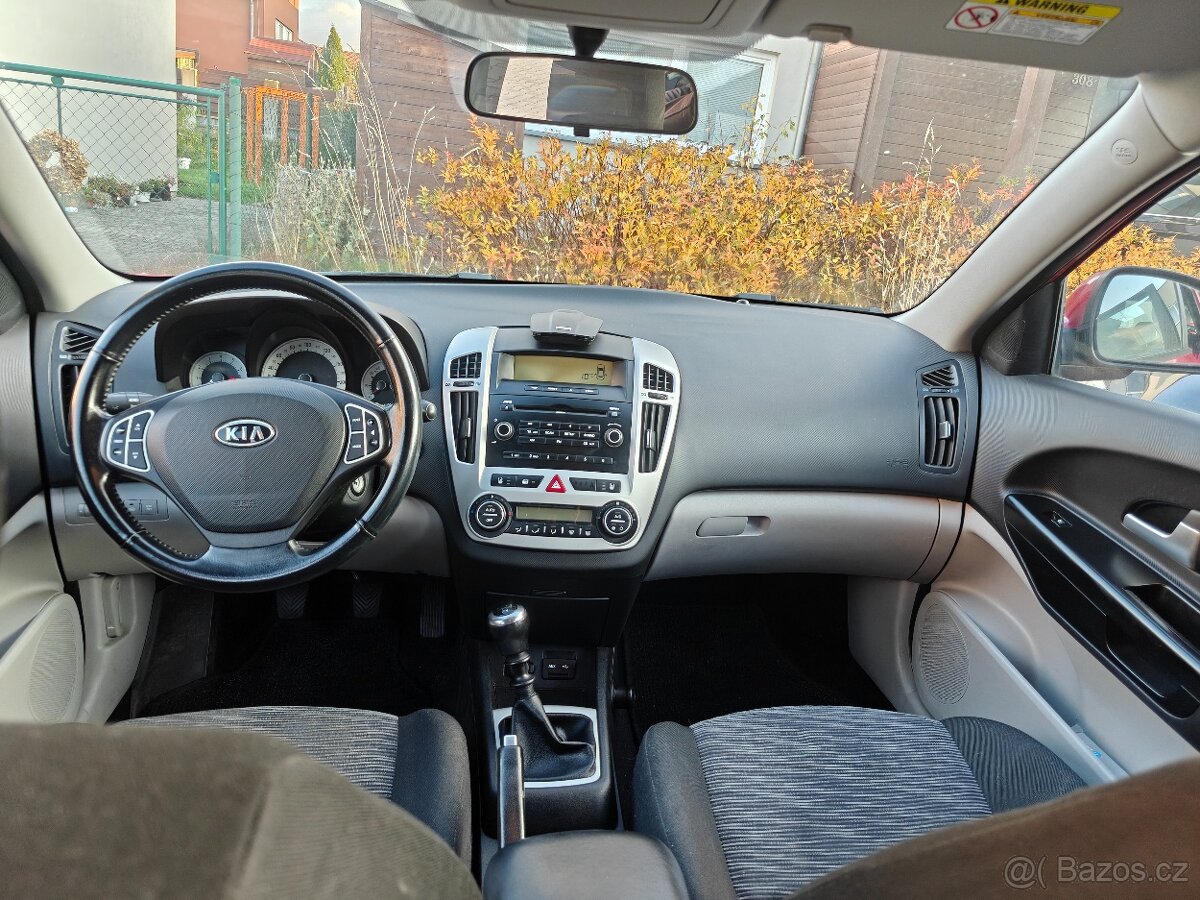 Kia Ceed 2007 1.6 benzín - 6
