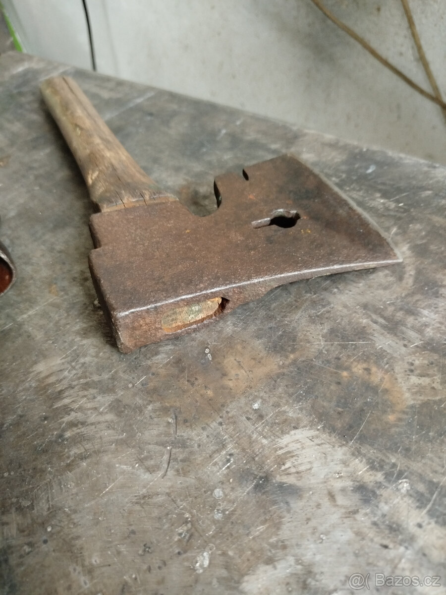 tesařské sekery - 6