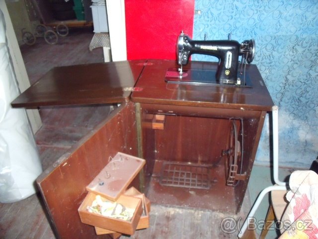 Šicí stroj MINERVA, šlapací - 6