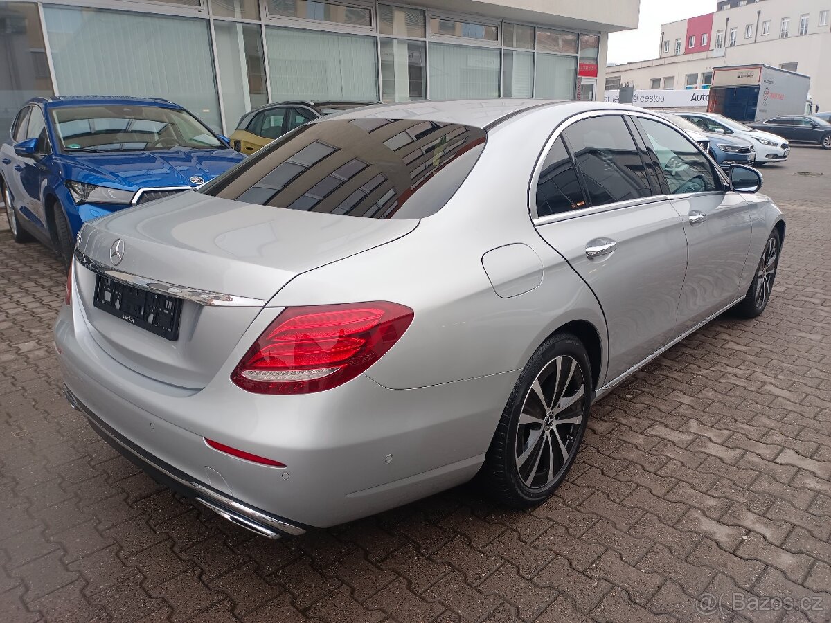 Mercedes-Benz E 220d Sedan AVANTGARDE - záruka Autodraft - 6