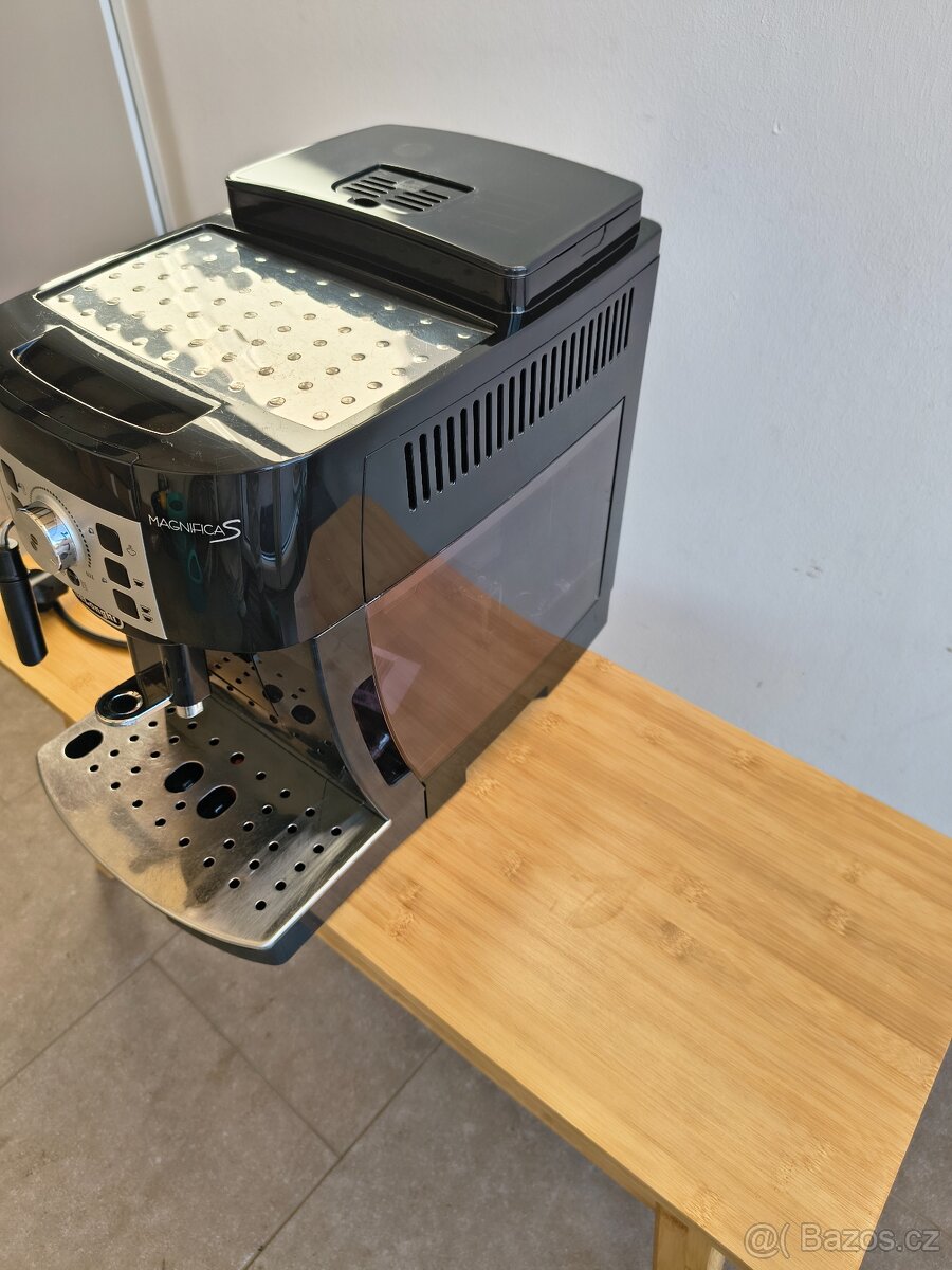 Kávovar DELONGHI ECAM - 6