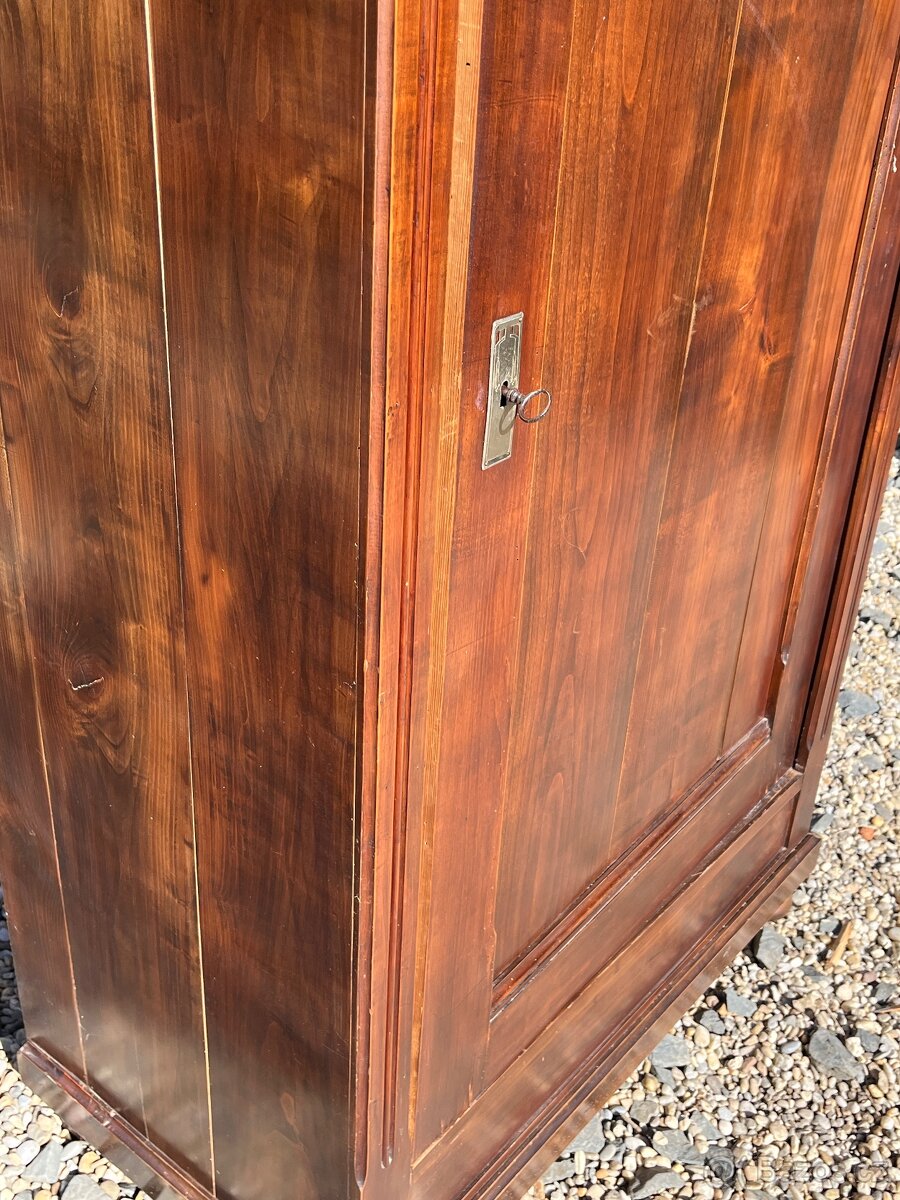 Masivní skříň - AKCE doprava - 6