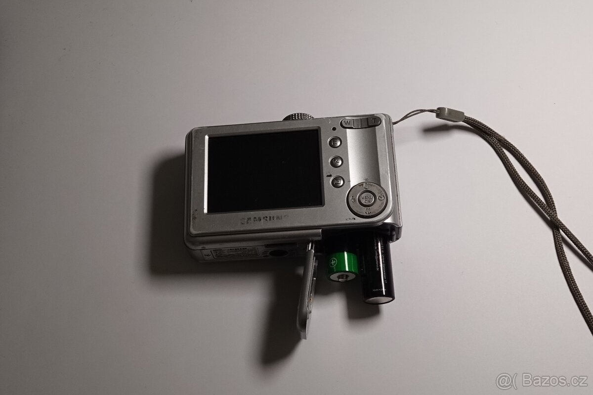 Retro fotoaparát Samsung Digimax S500 - 6