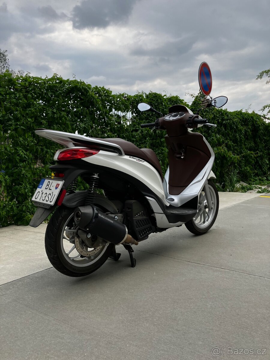 Skútr Piaggio Medley 150 - 6