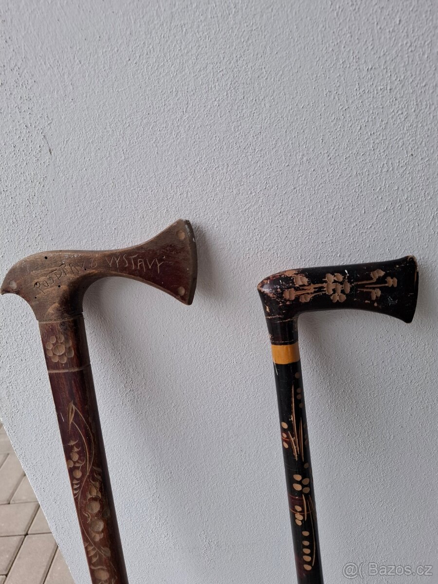 Prodám staré vycházkové hole - 6