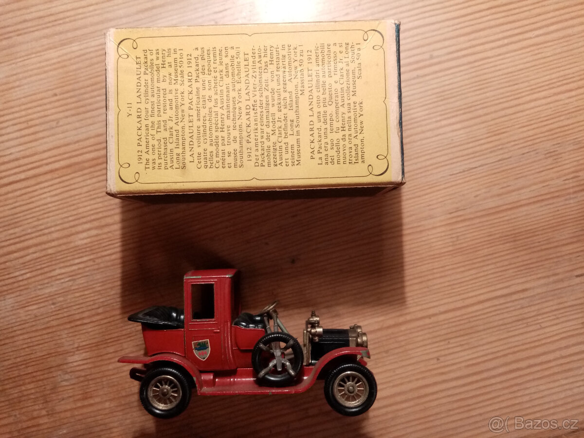 Autíčka Matchbox včetně krabičky - 6