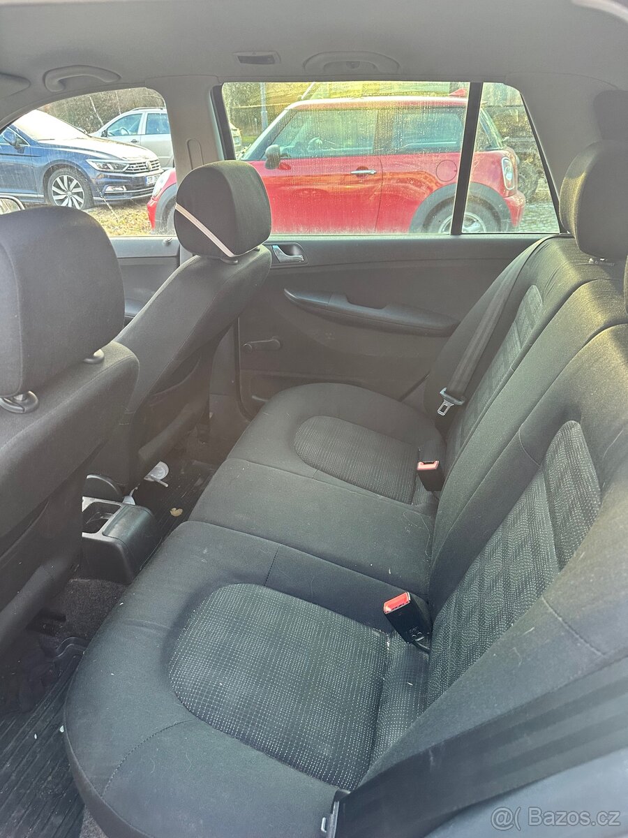 Škoda Fabia Combi 1.2 HTP – NOVÁ STK - 6