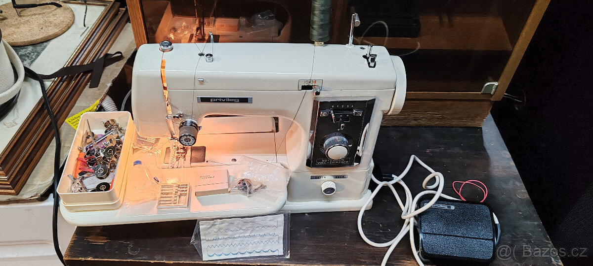 Vintage šicí stroj PRIVILEG 470 - 6