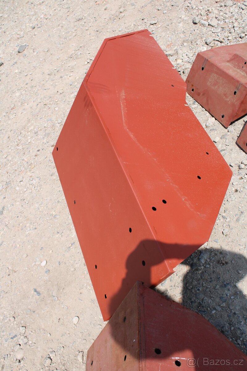 Zetor 7011 7211 7711 zadní blatníky kompletní Čssr výroba - 6