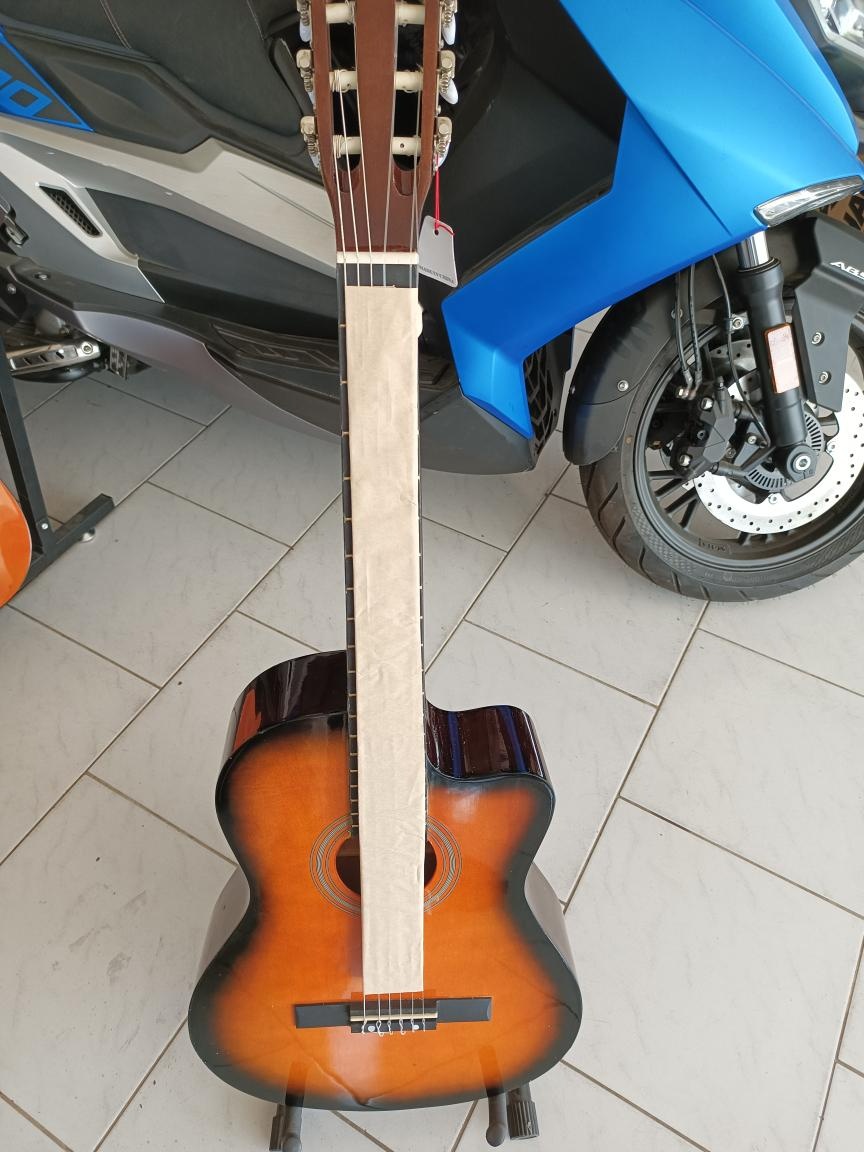 Klasická kytara španělka Midland s výřezem - 6