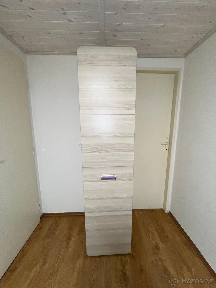 Dívčí dětský pokoj 7 dílů -postel, komoda, skříň, psací stůl - 6