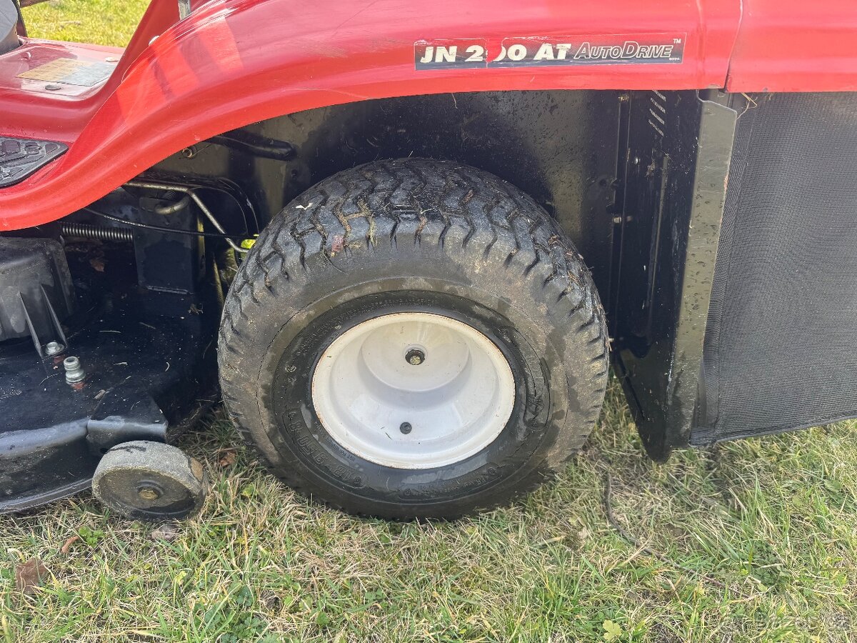 Zahradní sekací traktor - 6