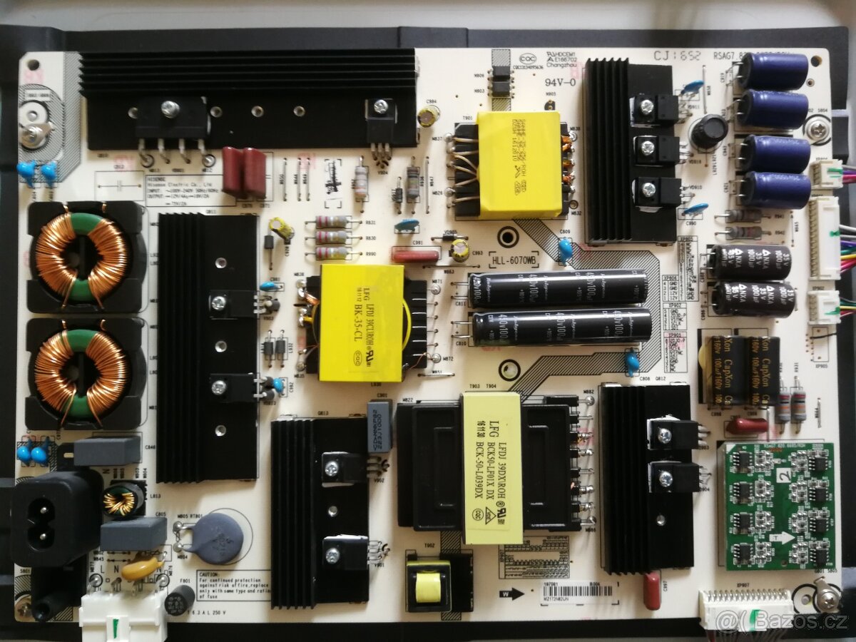 TV Hisense H65M7000 na ND, prasklý displej - 6