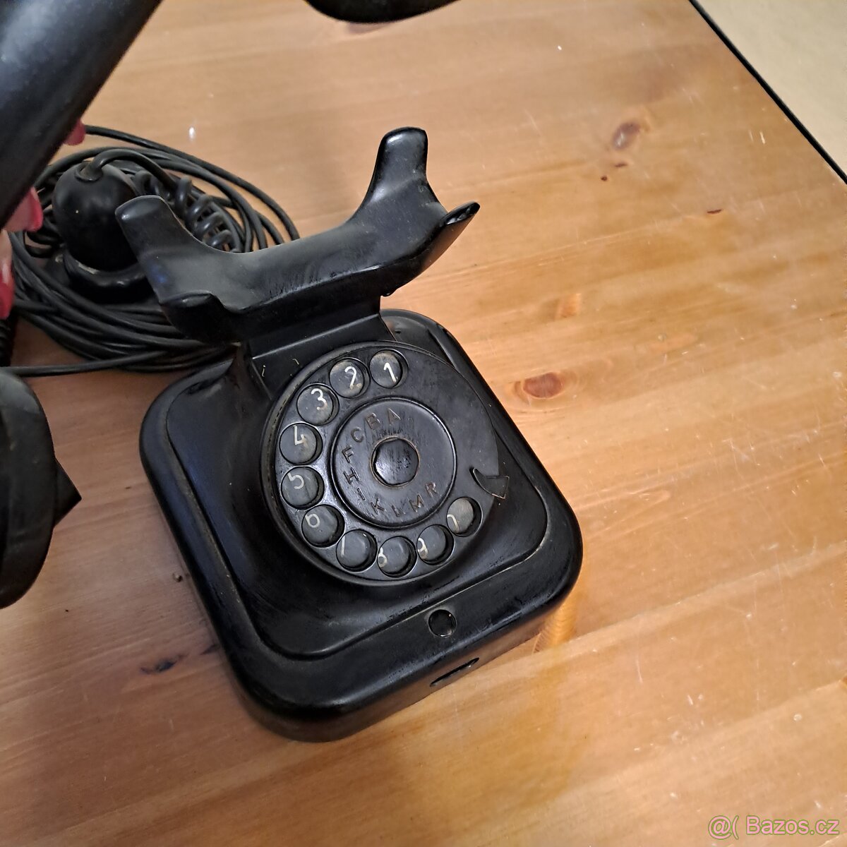 Staré bakelitové telefony - 6