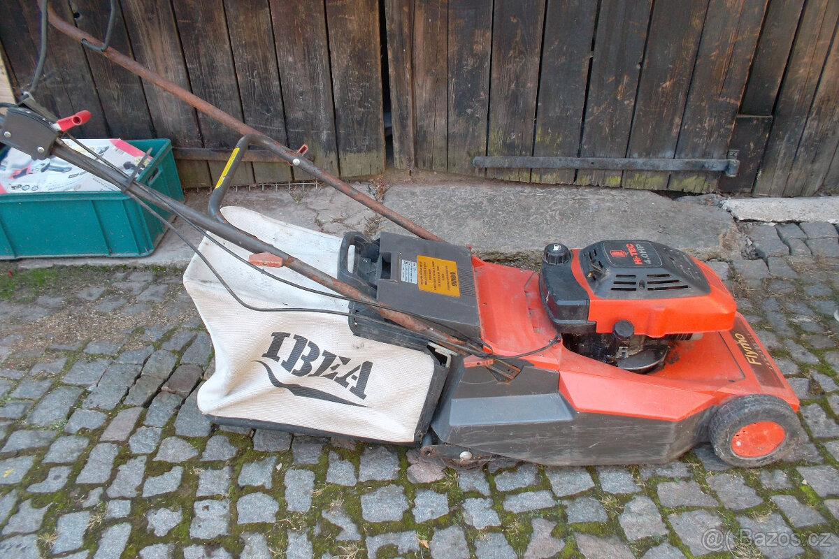 Benzínová sekačka Flymo s pojezdem - 6