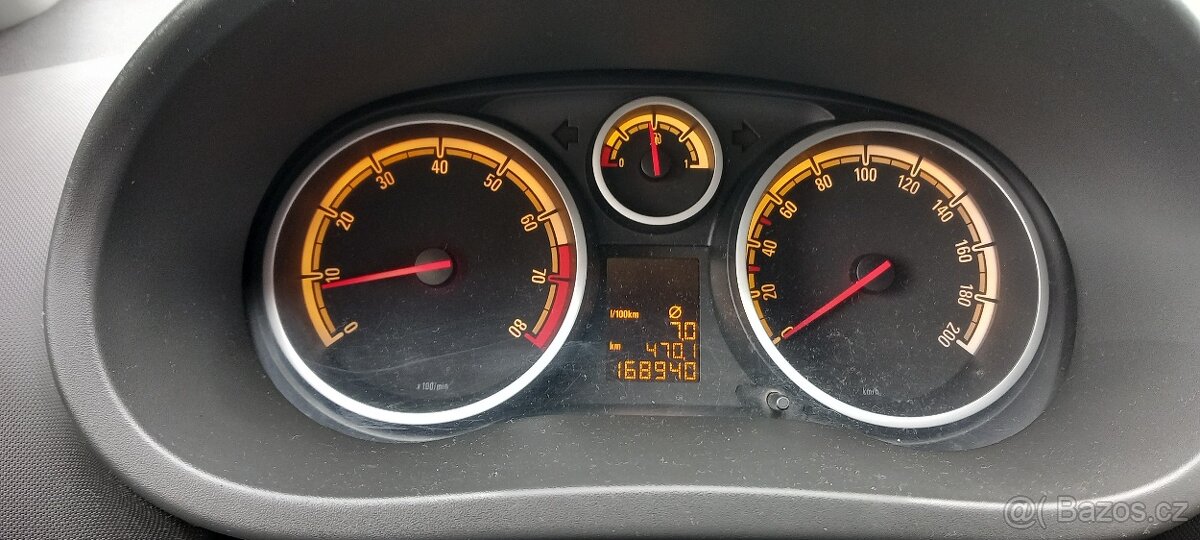 Opel Corsa D 1,2 - 6