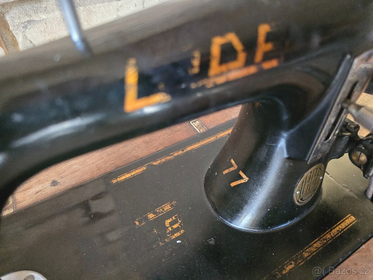 LADA 77 Šlapací šicí stroj - 6