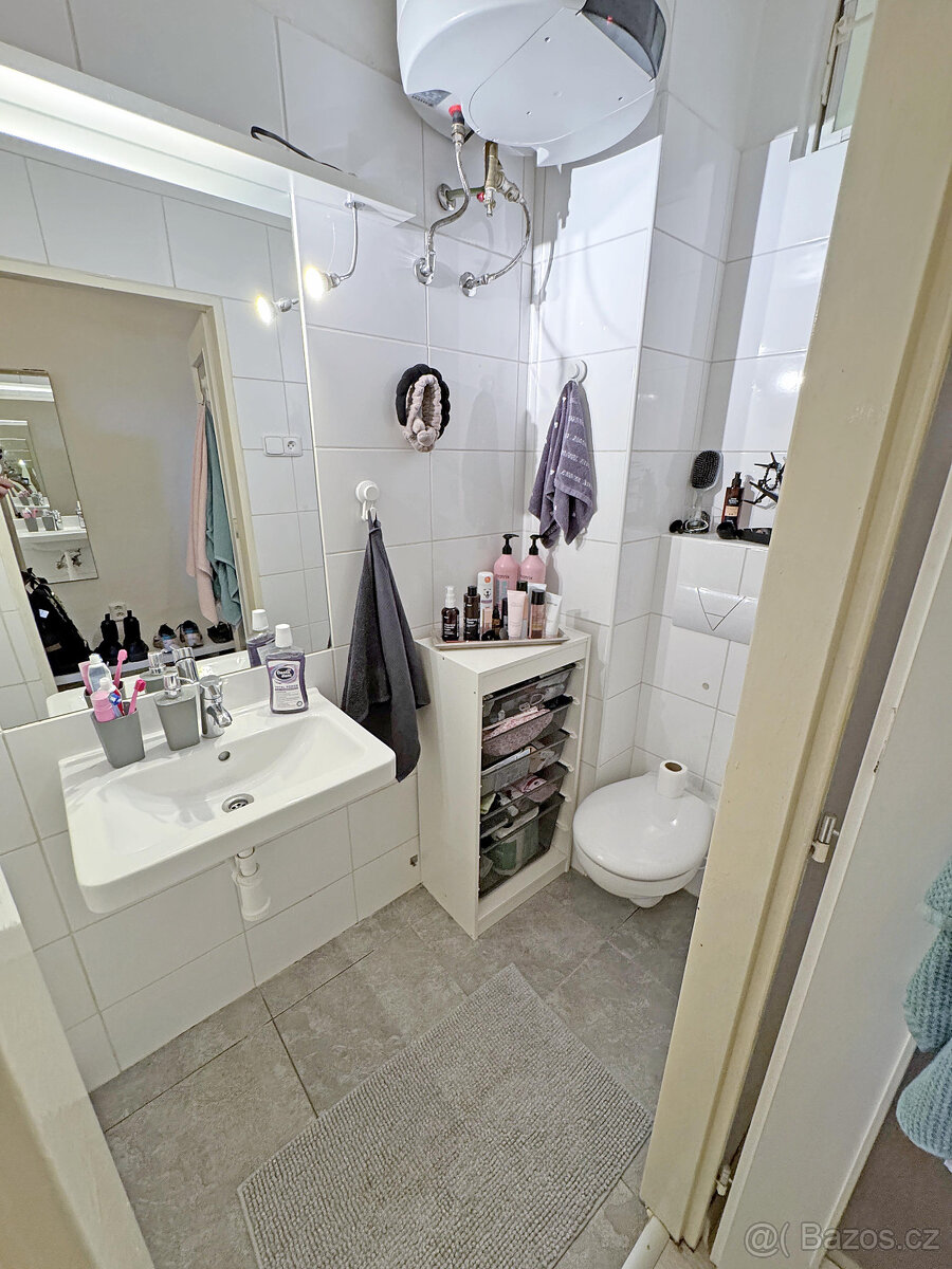Pronájem bytu 1+kk kousek od centra Brna. - 6