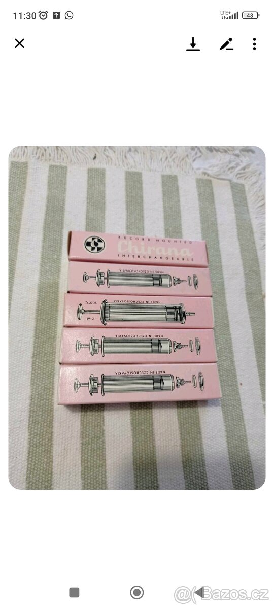 Staré skleněné injekční stříkačky - 6